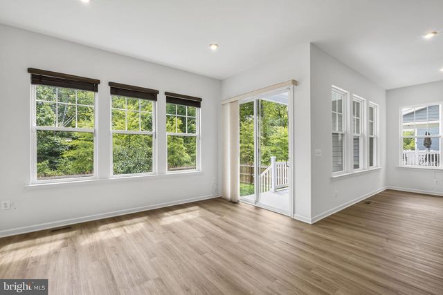 18270 MOSS GARDEN RD, Dumfries, VA 22026