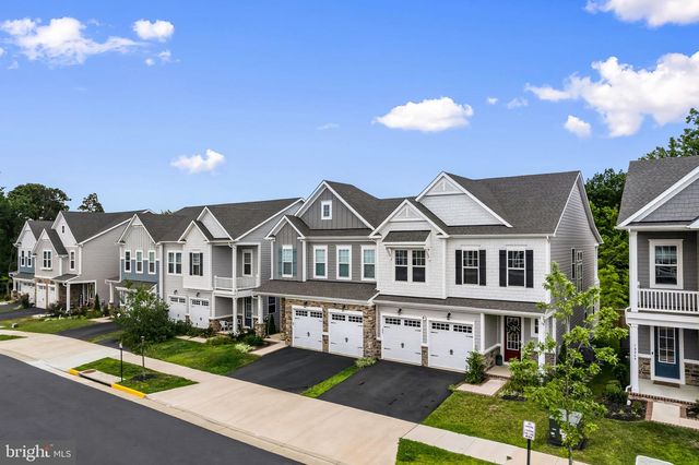18270 MOSS GARDEN RD, Dumfries, VA 22026