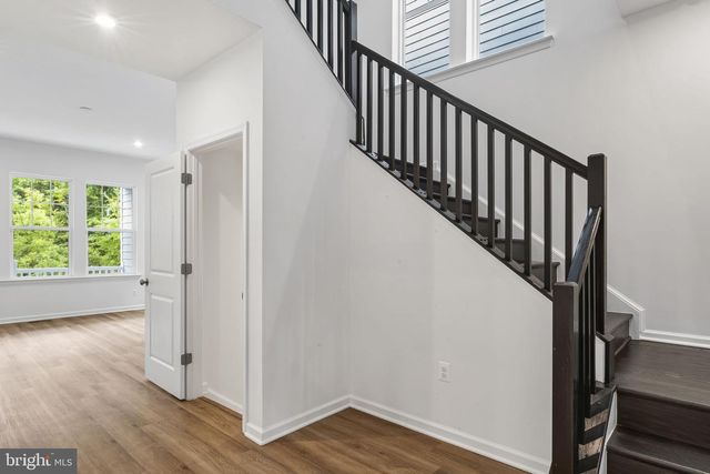 18270 MOSS GARDEN RD, Dumfries, VA 22026