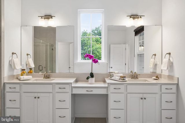 18270 MOSS GARDEN RD, Dumfries, VA 22026