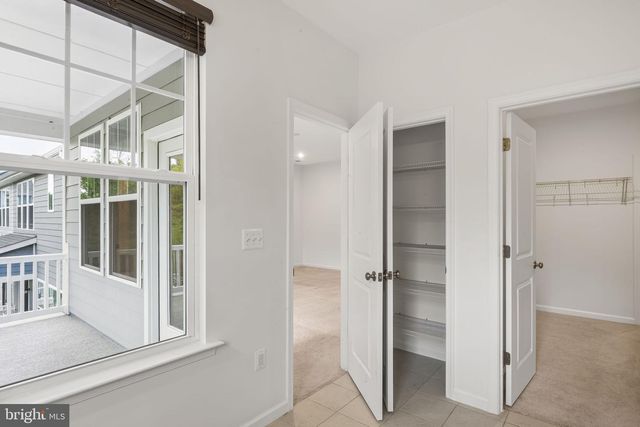 18270 MOSS GARDEN RD, Dumfries, VA 22026