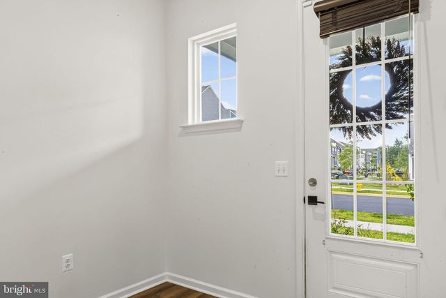 18270 MOSS GARDEN RD, Dumfries, VA 22026