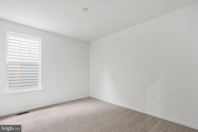 18270 MOSS GARDEN RD, Dumfries, VA 22026