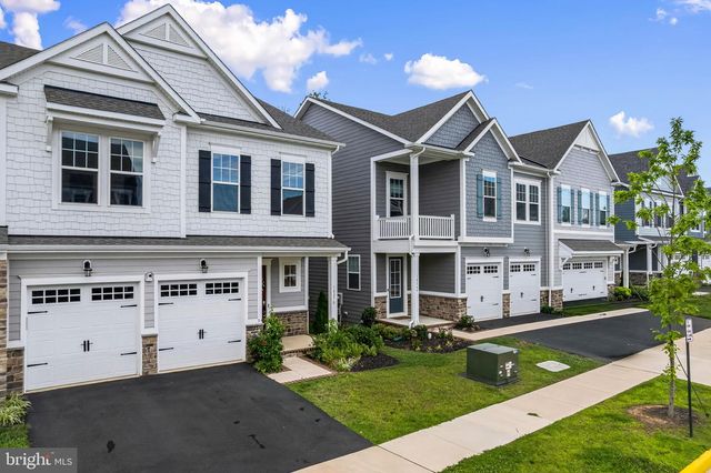 18270 MOSS GARDEN RD, Dumfries, VA 22026