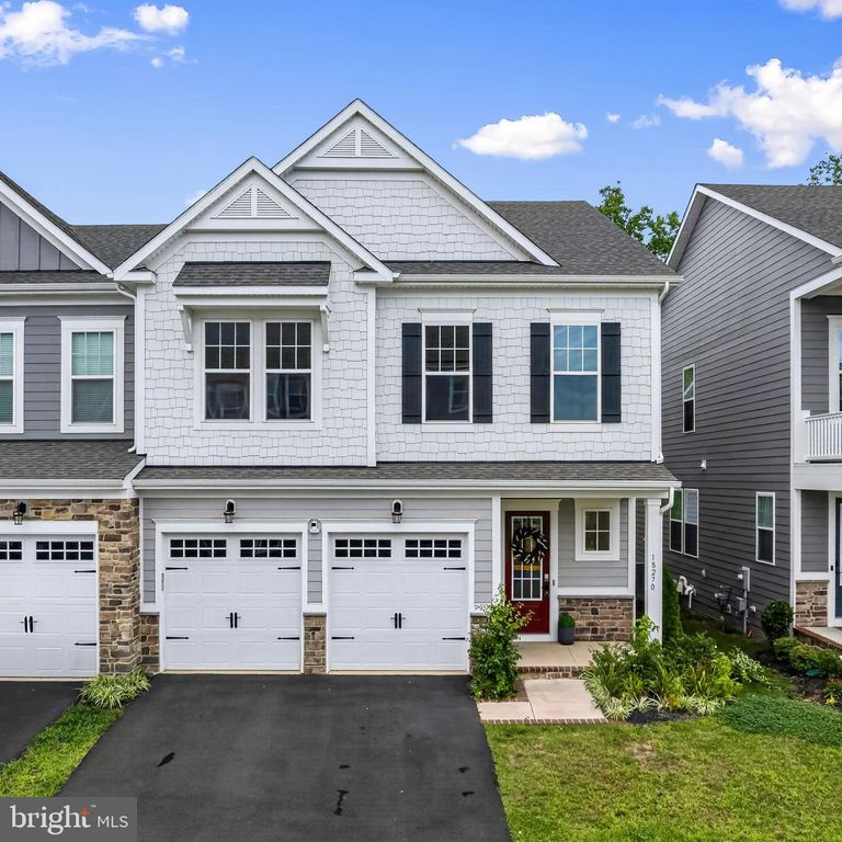 18270 MOSS GARDEN RD, Dumfries, VA 22026