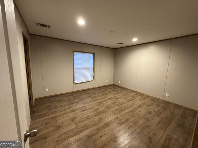 215 Poplar Circle, West Point, GA 31833