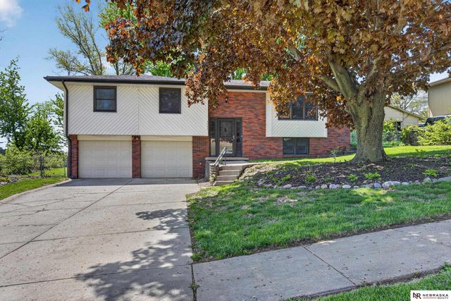 5085 Whitmore Street, Omaha, NE 68152