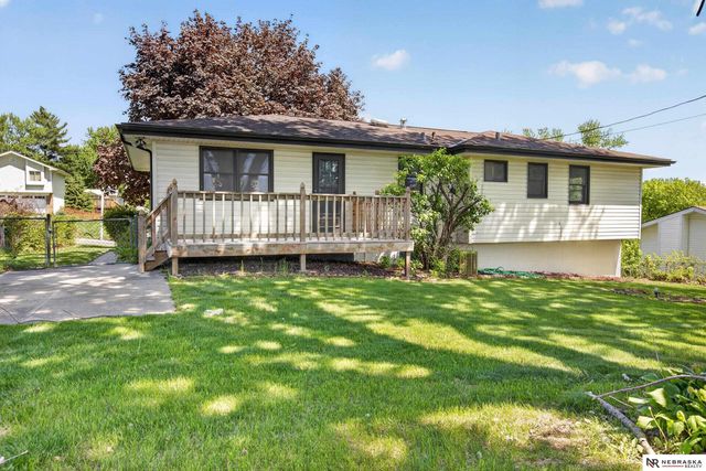 5085 Whitmore Street, Omaha, NE 68152