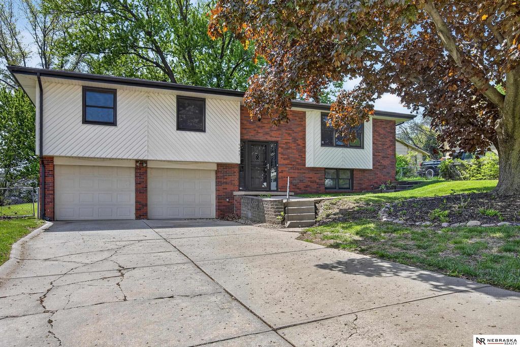 5085 Whitmore Street, Omaha, NE 68152
