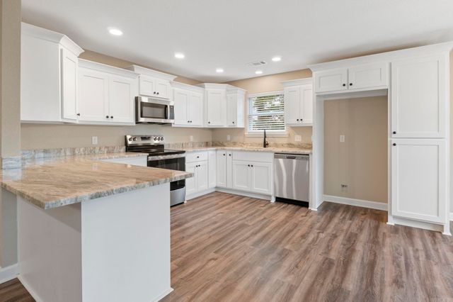 9056 Creek View, Bauxite, AR 72011