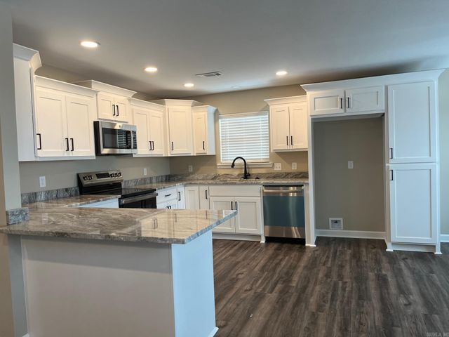 9056 Creek View, Bauxite, AR 72011