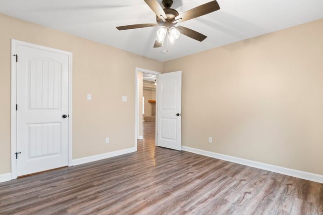 9056 Creek View, Bauxite, AR 72011