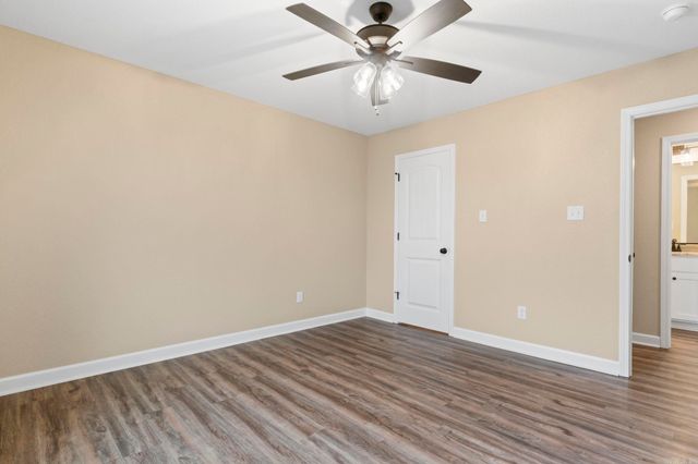 9056 Creek View, Bauxite, AR 72011