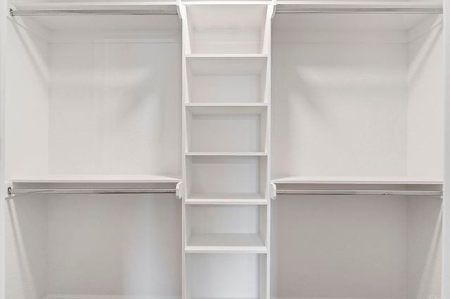 9056 Creek View, Bauxite, AR 72011