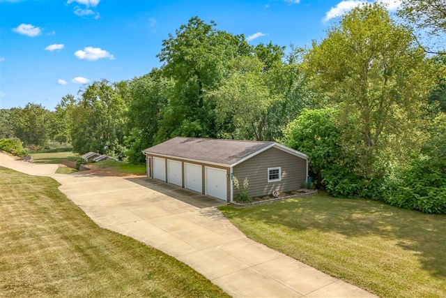2554 W Mosherville Road, Jonesville, MI 49250