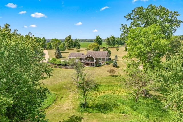 2554 W Mosherville Road, Jonesville, MI 49250