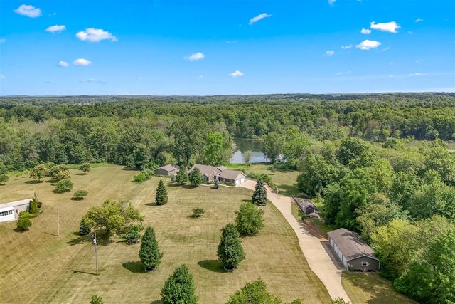 2554 W Mosherville Road, Jonesville, MI 49250
