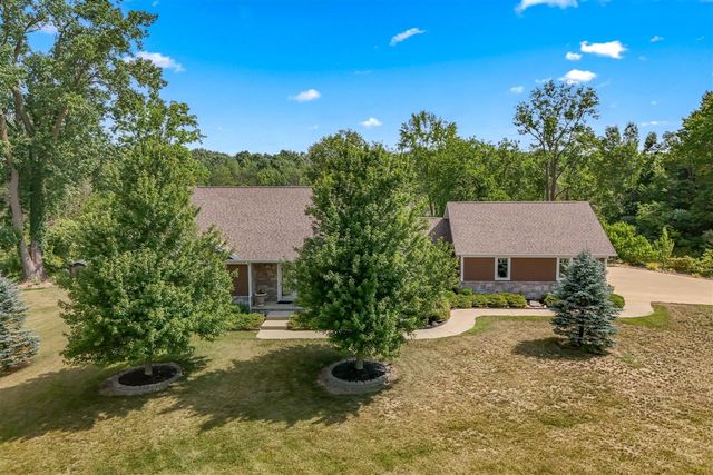 2554 W Mosherville Road, Jonesville, MI 49250