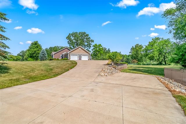 2554 W Mosherville Road, Jonesville, MI 49250