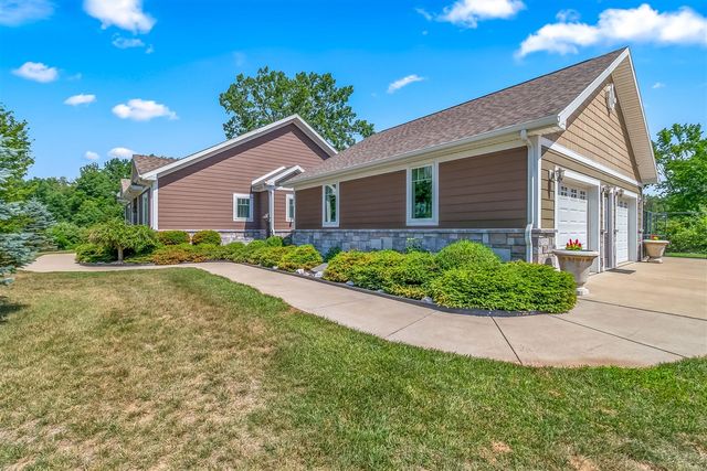 2554 W Mosherville Road, Jonesville, MI 49250