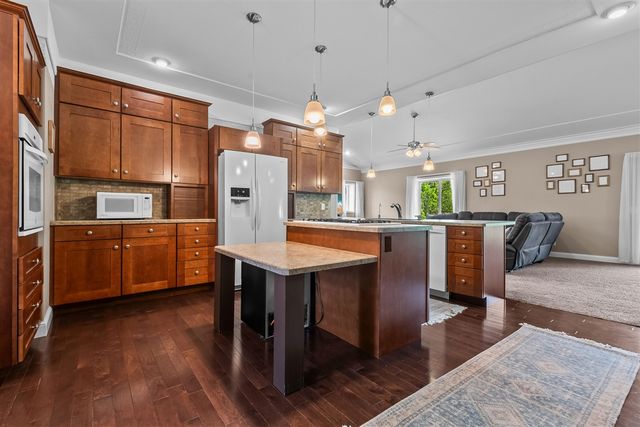 2554 W Mosherville Road, Jonesville, MI 49250