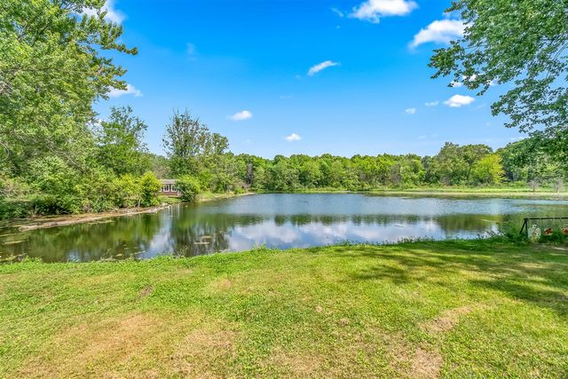 2554 W Mosherville Road, Jonesville, MI 49250