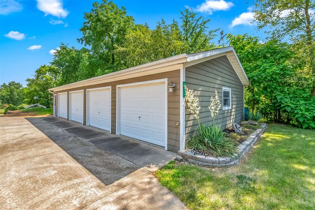 2554 W Mosherville Road, Jonesville, MI 49250