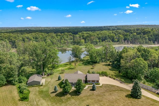 2554 W Mosherville Road, Jonesville, MI 49250