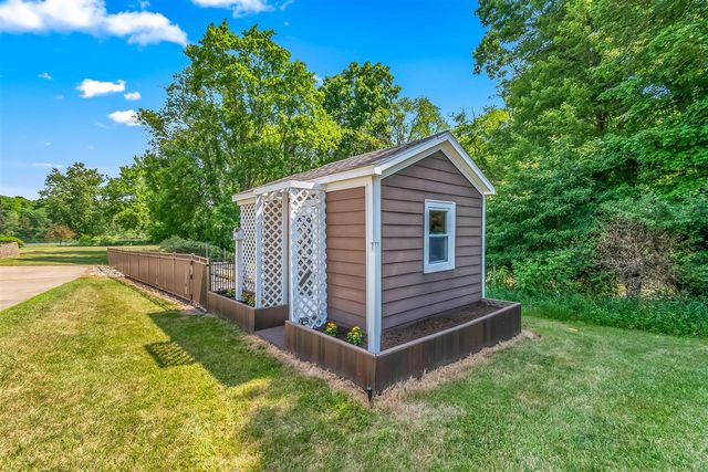 2554 W Mosherville Road, Jonesville, MI 49250