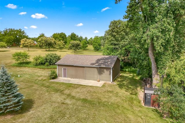 2554 W Mosherville Road, Jonesville, MI 49250