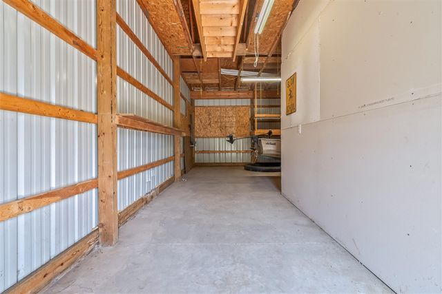 2554 W Mosherville Road, Jonesville, MI 49250