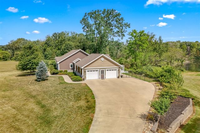 2554 W Mosherville Road, Jonesville, MI 49250
