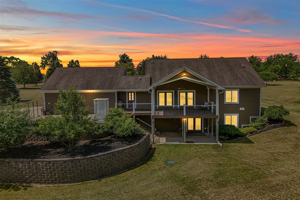 2554 W Mosherville Road, Jonesville, MI 49250
