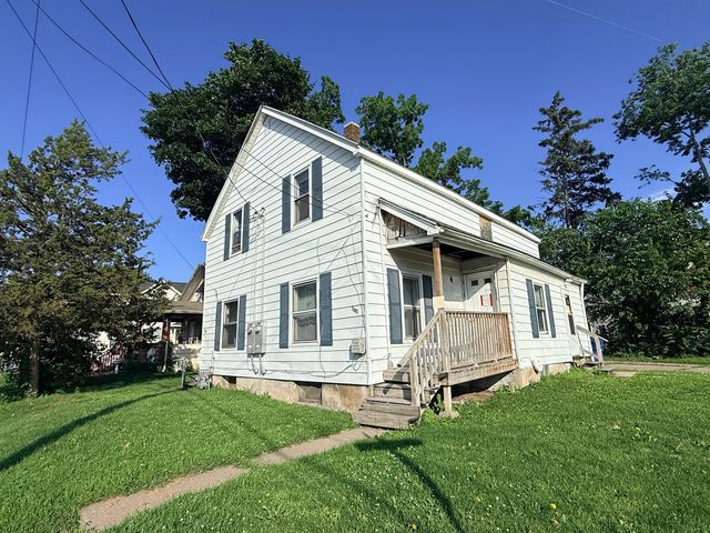2802 Rockingham Road, Davenport, IA 52802