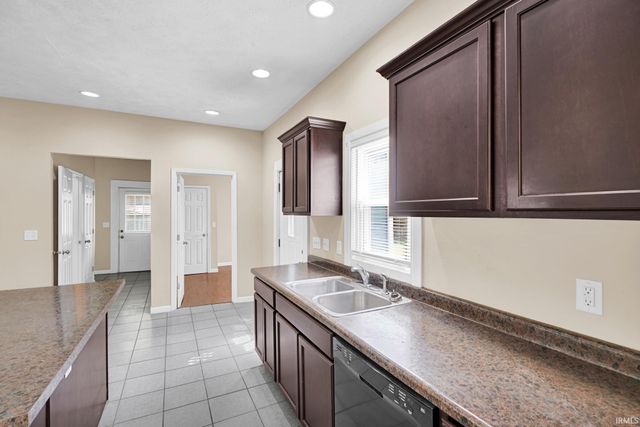 201 N Woods Avenue, Evansville, IN 47712