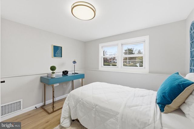 38 TINKER DR, Mount Holly, NJ 08060