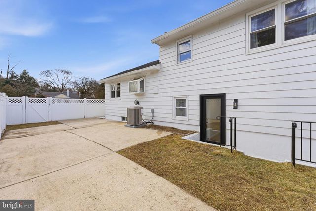 38 TINKER DR, Mount Holly, NJ 08060