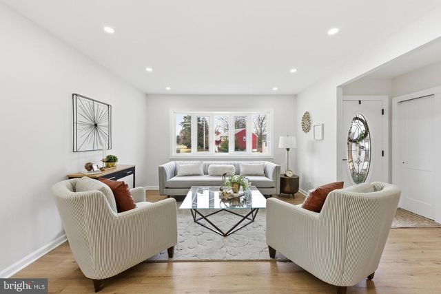 38 TINKER DR, Mount Holly, NJ 08060