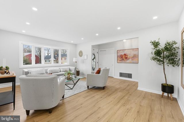 38 TINKER DR, Mount Holly, NJ 08060