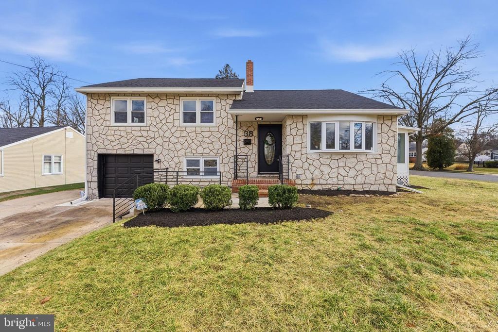 38 TINKER DR, Mount Holly, NJ 08060