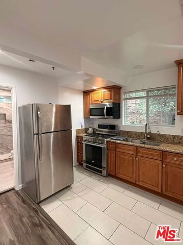 3740 Mayfield Avenue, Glendale, CA 91214