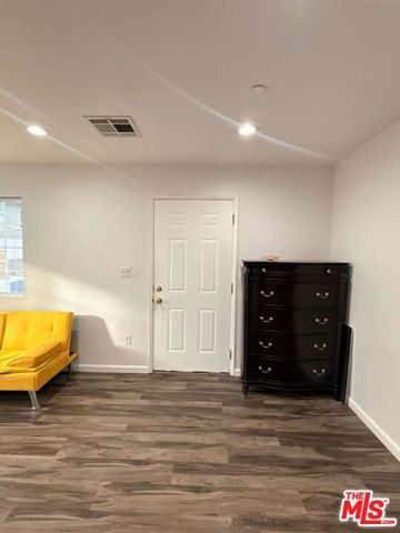 3740 Mayfield Avenue, Glendale, CA 91214