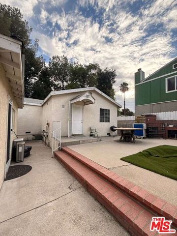 3740 Mayfield Avenue, Glendale, CA 91214