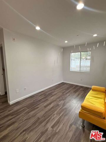3740 Mayfield Avenue, Glendale, CA 91214
