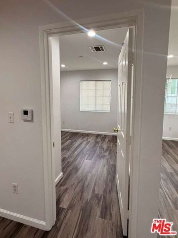 3740 Mayfield Avenue, Glendale, CA 91214
