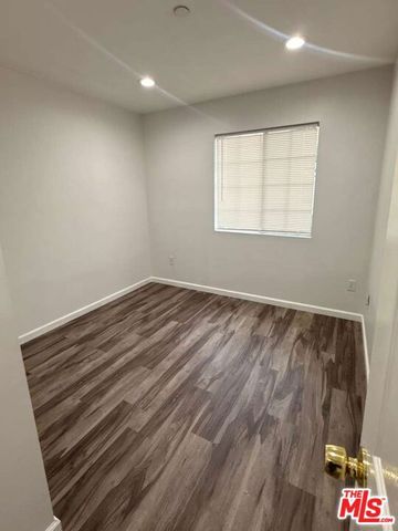 3740 Mayfield Avenue, Glendale, CA 91214