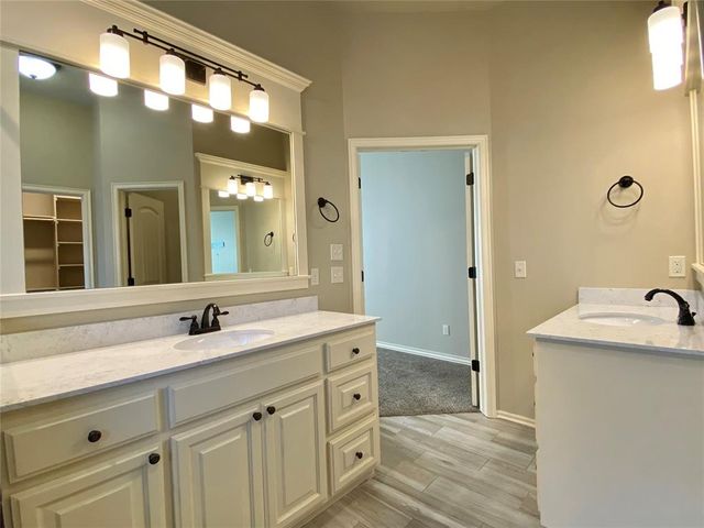 15924 Capri Lane, Edmond, OK 73013