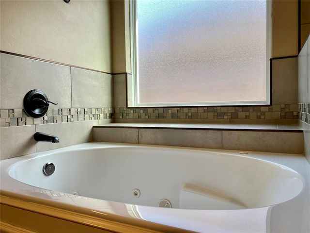 15924 Capri Lane, Edmond, OK 73013