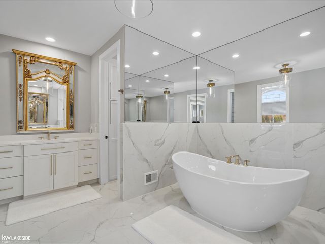 5769 Cotswold Drive, Washington Twp, MI 48094