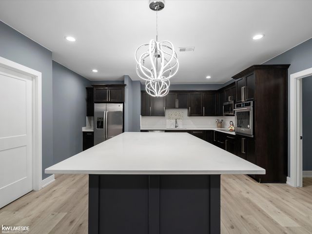 5769 Cotswold Drive, Washington Twp, MI 48094